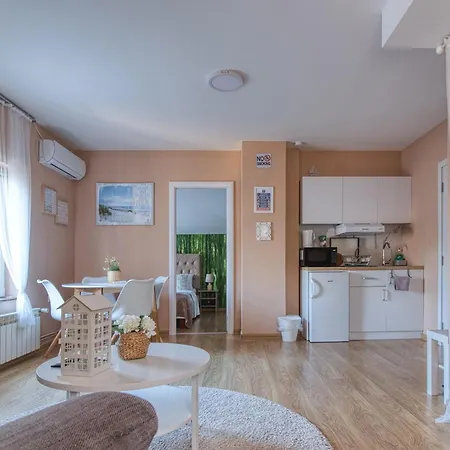 Prenociste Dunav 97 K6 Appartamento Novi Banovci